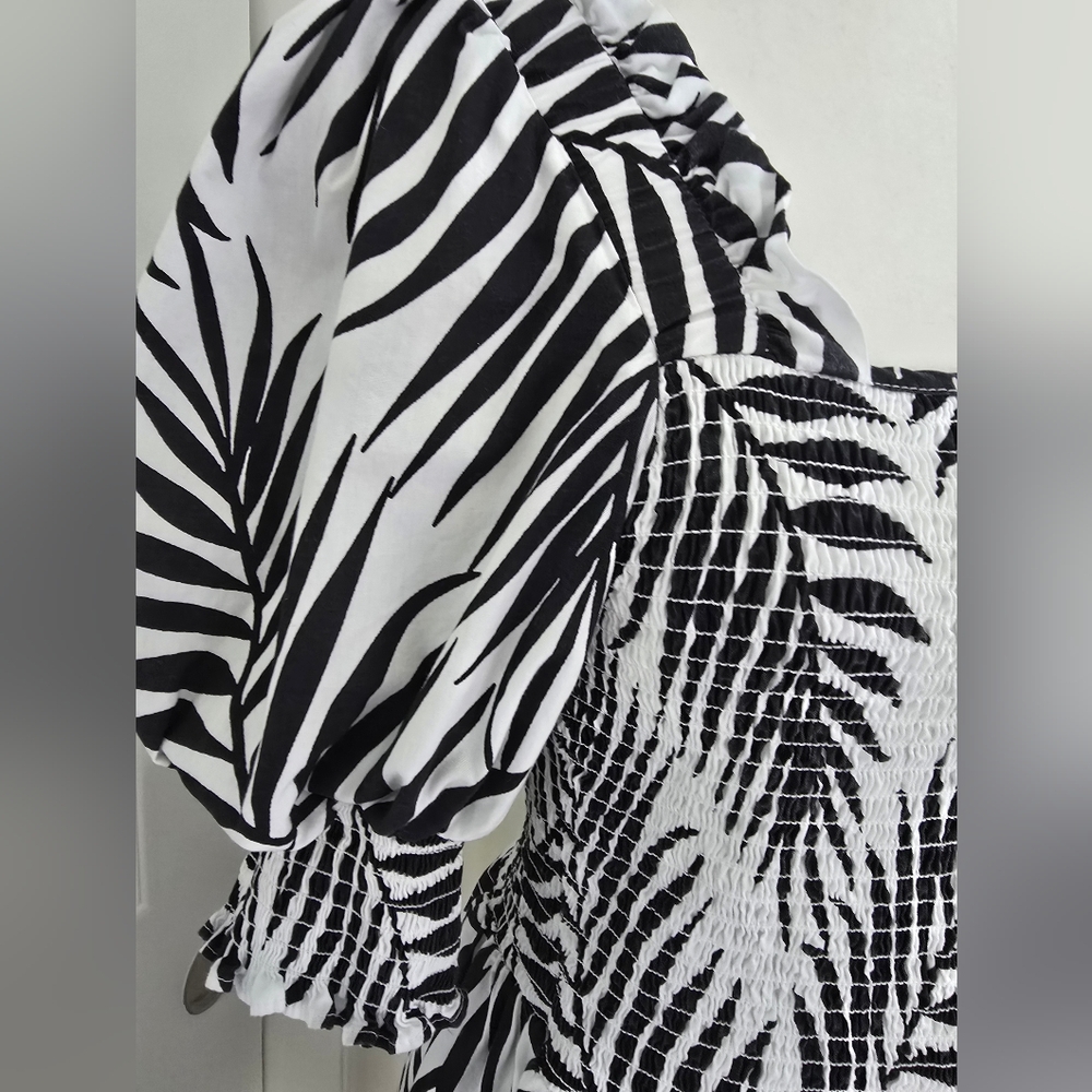 Black and White Fit and Flare Tropical Puff Sleeve Dress Sz. L - Picture 2 of 11